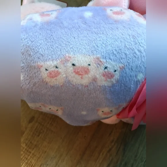 Pink Pig Stuffed Animal with Blanket 40"x50" - Picture 4 of 6
